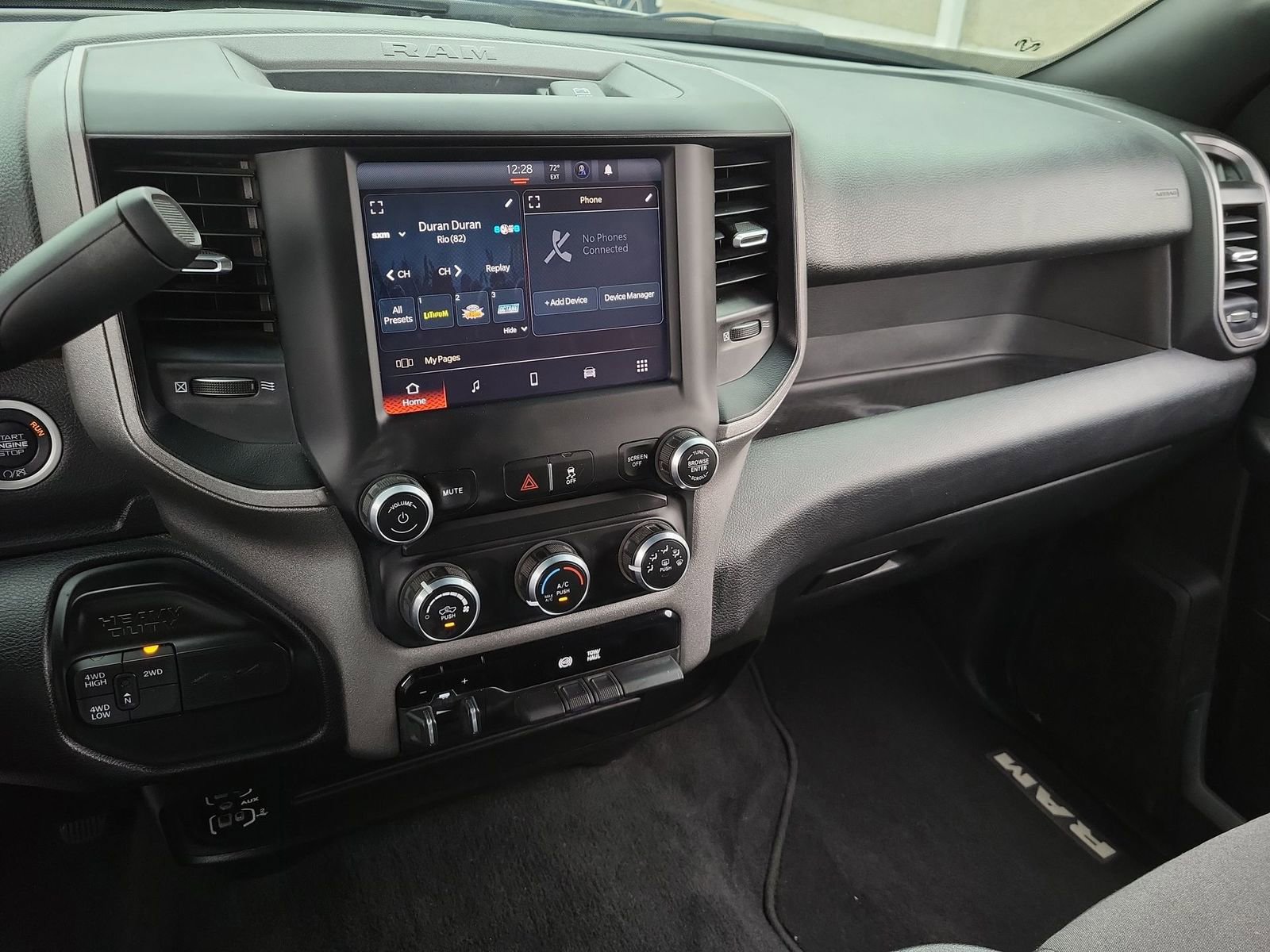 Used 2024 RAM 2500 Tradesman w/ Chrome Appearance Group image 13