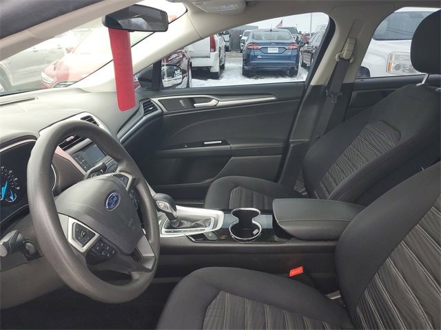 Used 2016 Ford Fusion SE image 11
