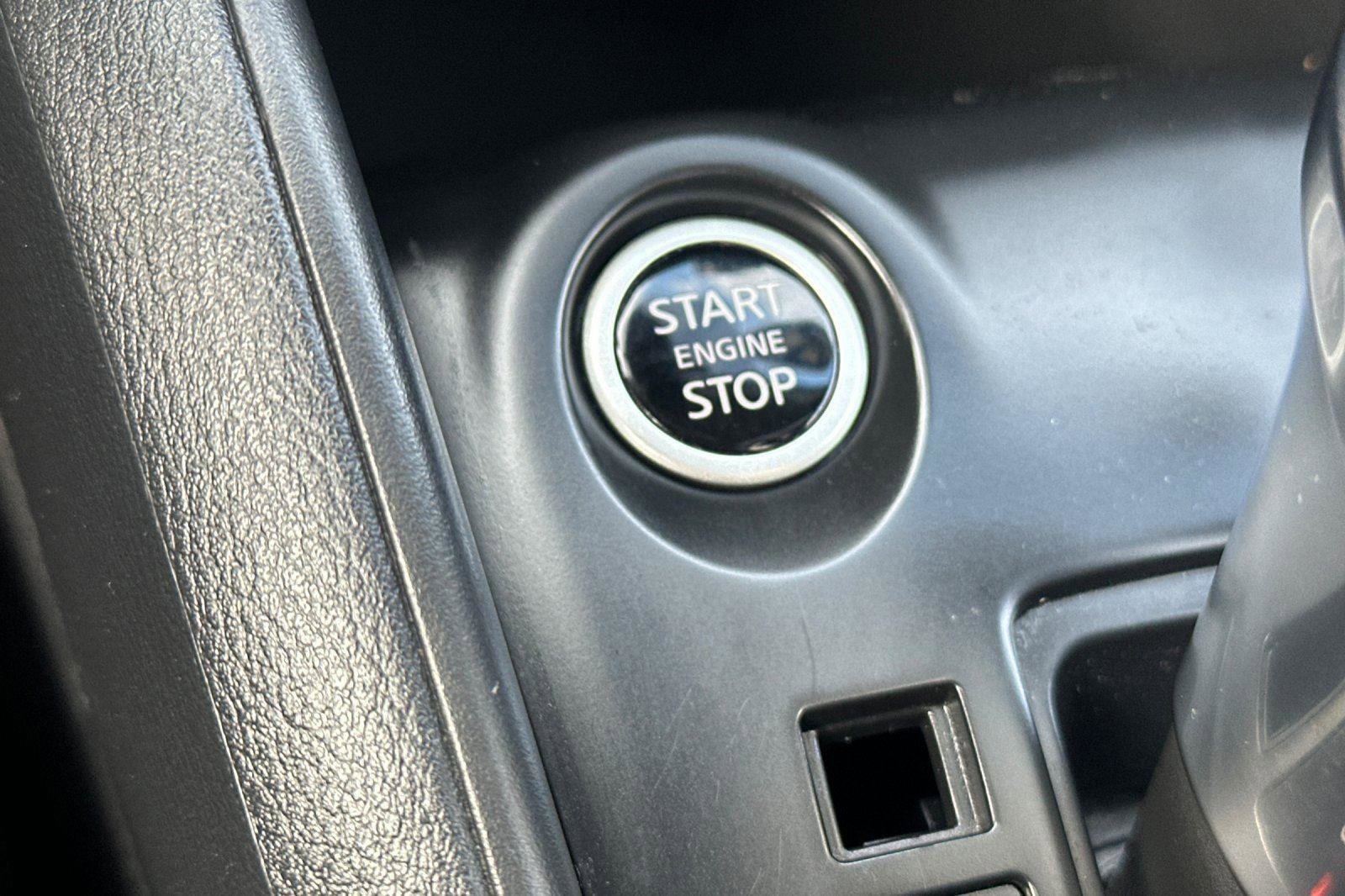 Used 2024 Nissan Kicks S image 21