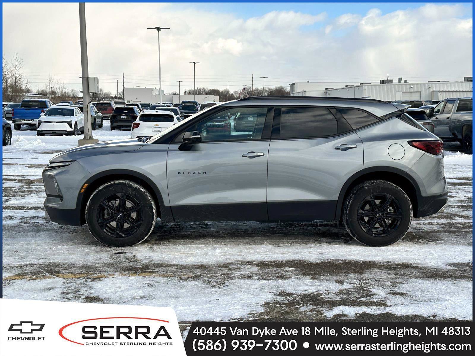 Used 2024 Chevrolet Blazer LT w/ Midnight/Sport Edition image 2