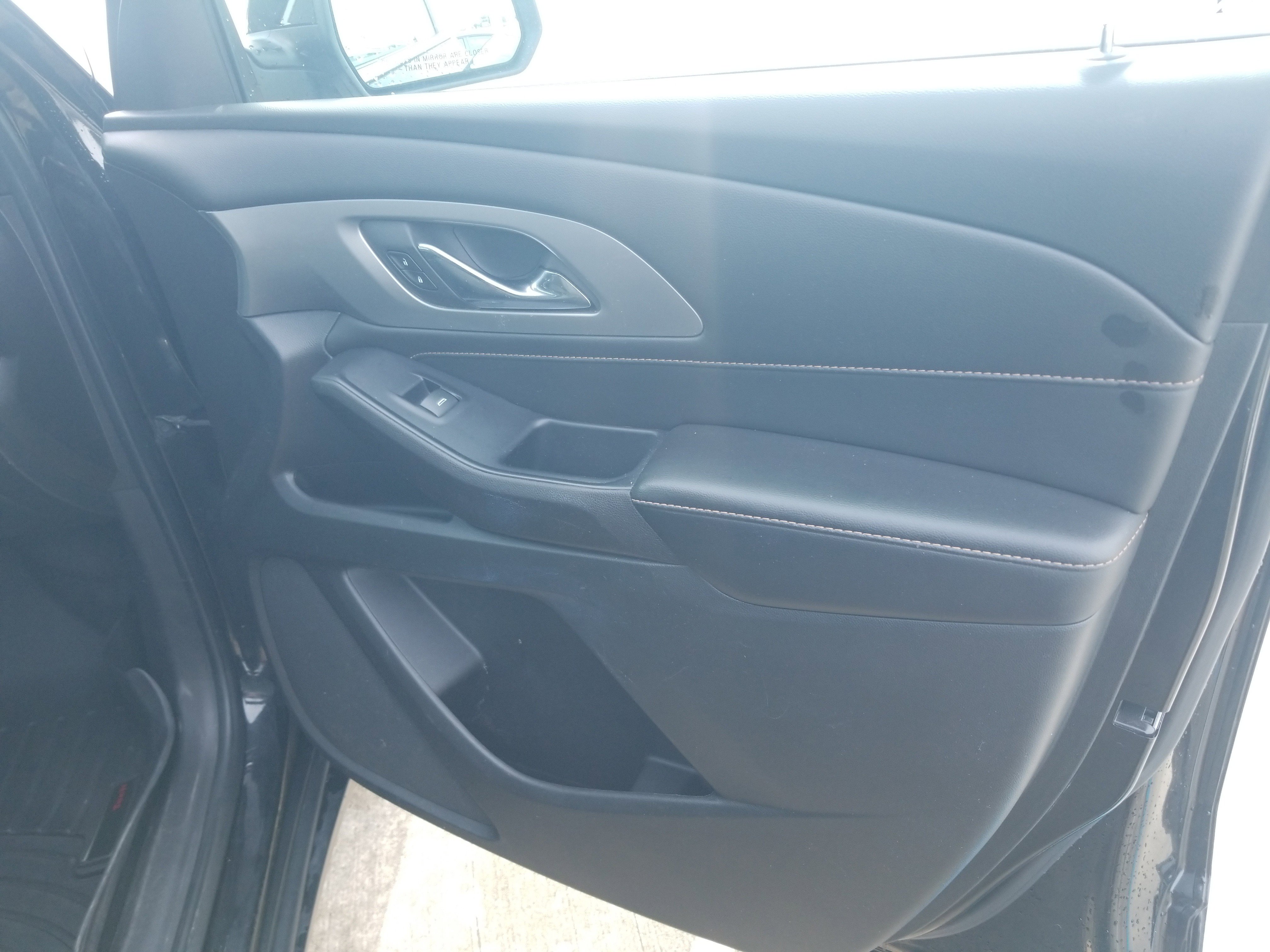 Used 2021 Chevrolet Traverse LS FWD image 16