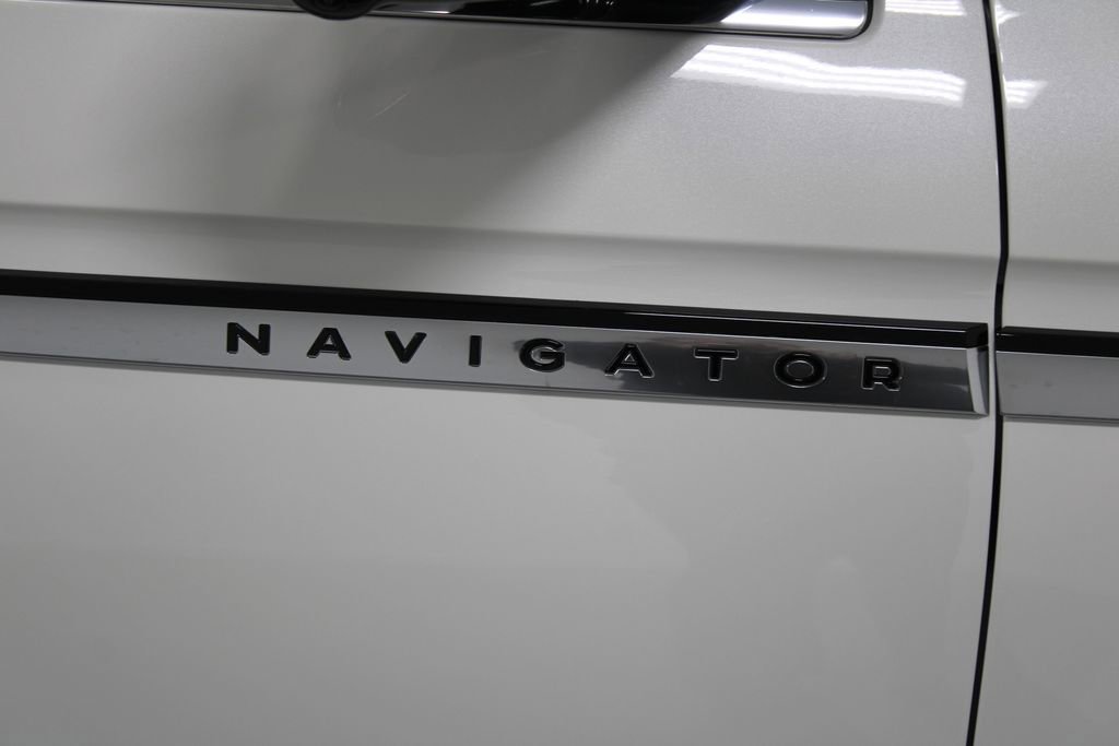 New 2026 Lincoln Navigator L Reserve image 11