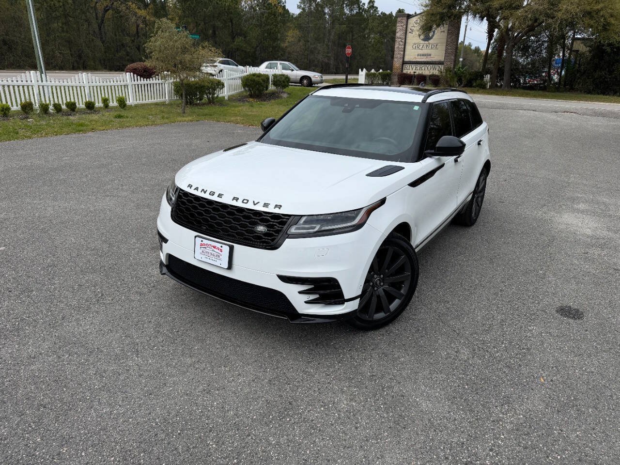 Used 2018 Land Rover Range Rover Velar R-Dynamic HSE AWD/4WD image 31