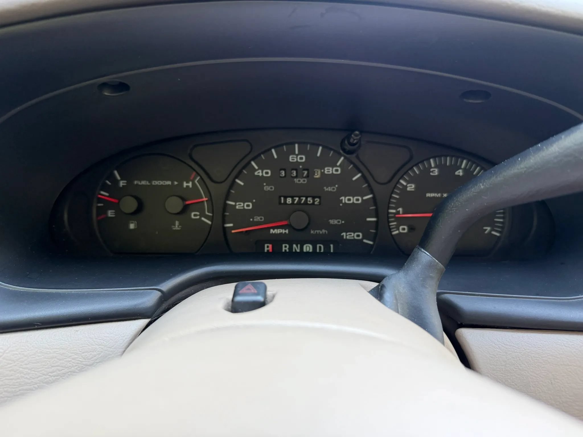 Used 2000 Ford Taurus SE FWD image 14