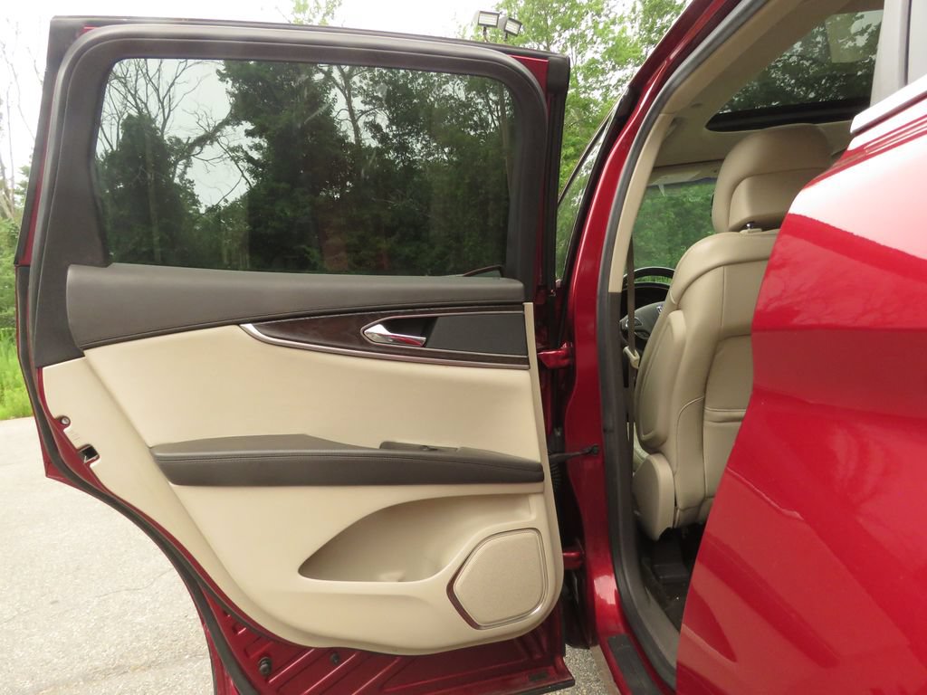 Used 2016 Lincoln MKX Reserve w/ Driver Assistance Package AWD/4WD image 19