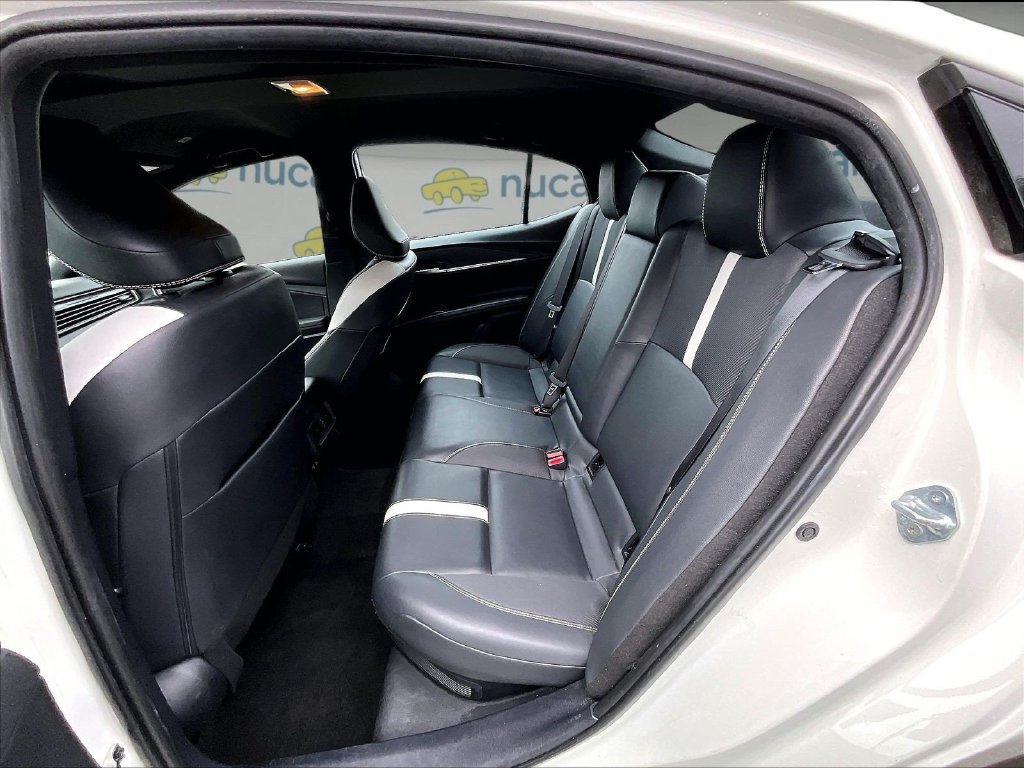 Used 2025 Toyota Camry SE FWD image 15