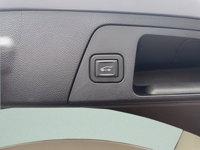 Used 2020 Buick Envision Essence image 13