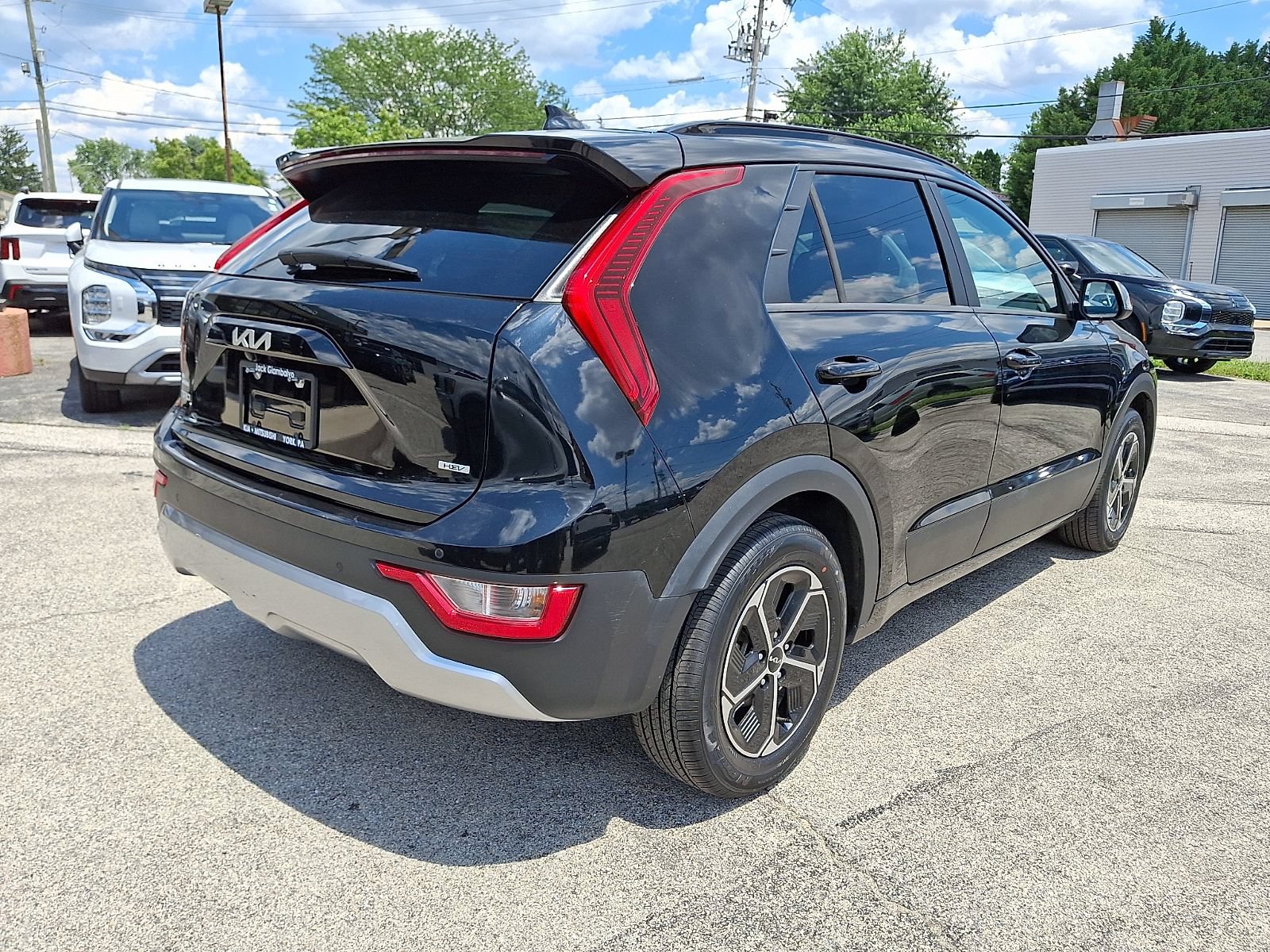 Used 2023 Kia Niro EX FWD image 7