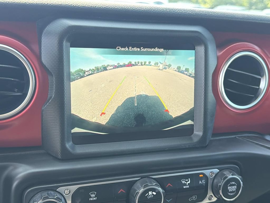 Used 2023 Jeep Wrangler Unlimited Rubicon AWD/4WD image 7