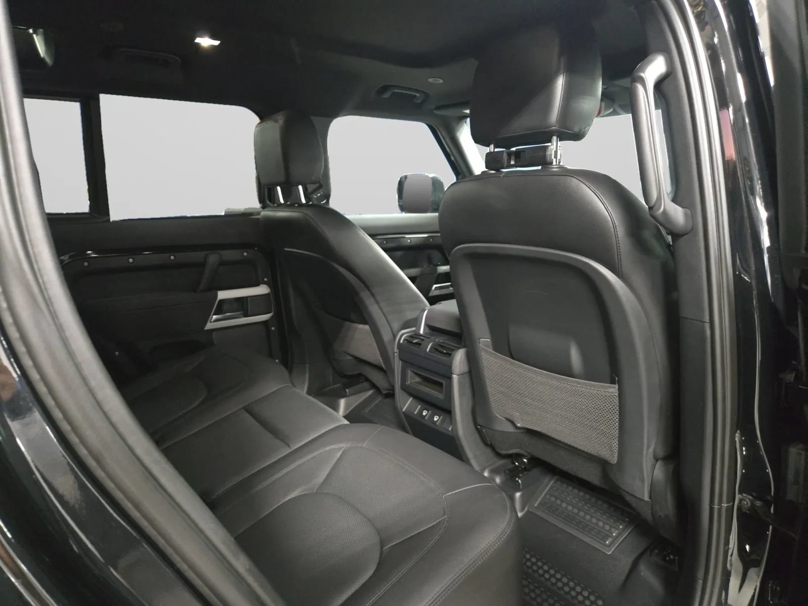 Used 2023 Land Rover Defender 110 S AWD/4WD image 29