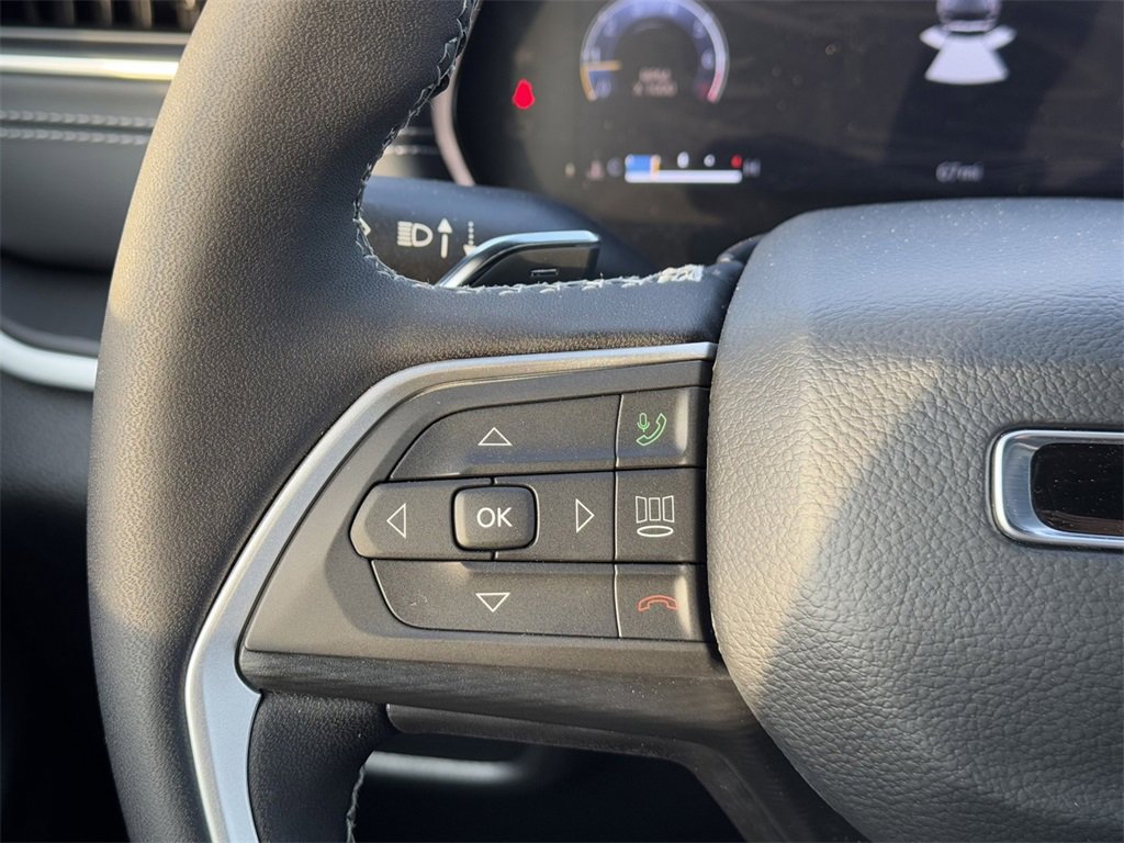 New 2025 Jeep Grand Cherokee Laredo w/ Luxury Tech Group I image 22