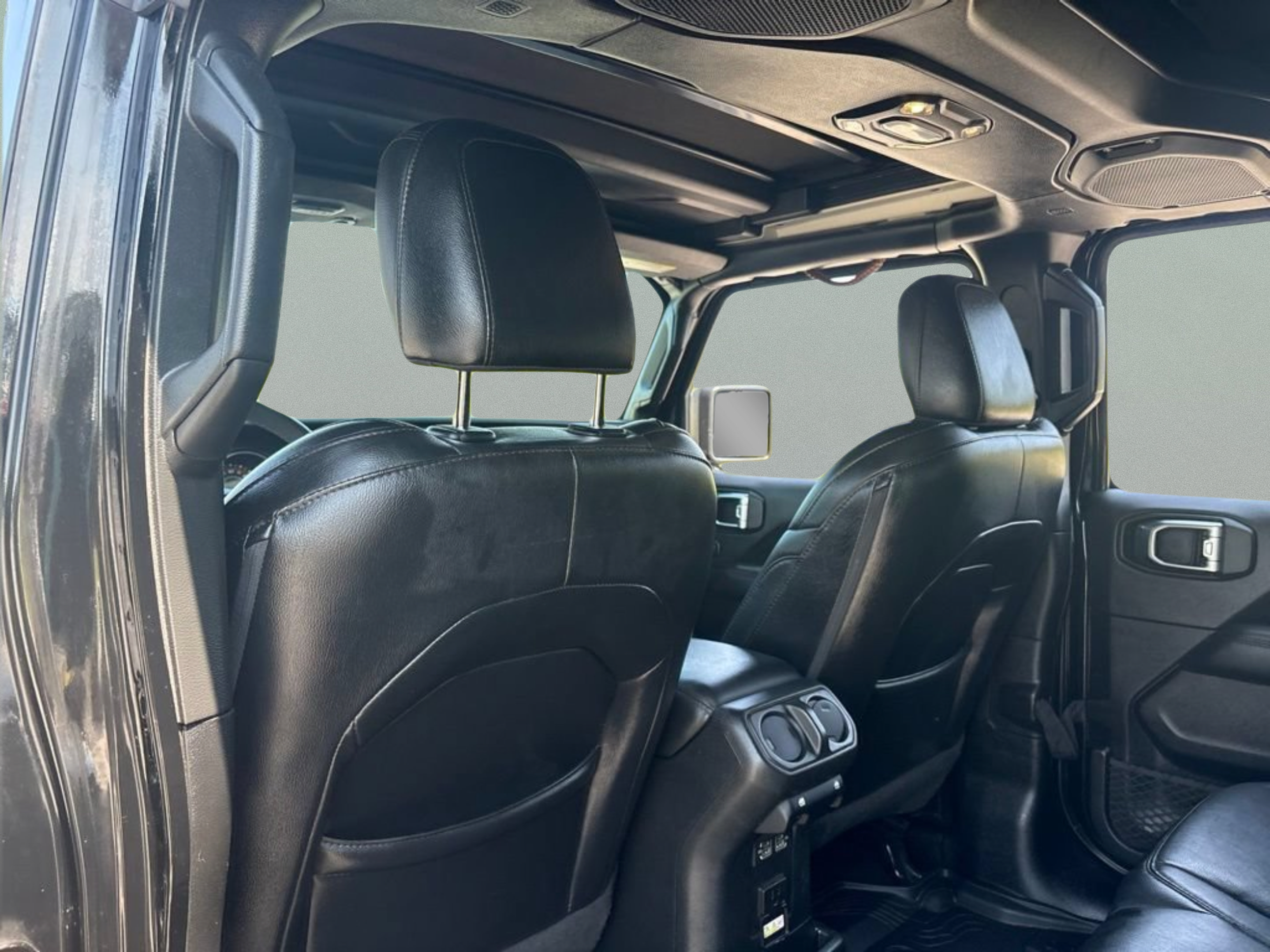 Used 2023 Jeep Wrangler Unlimited Sahara AWD/4WD image 21