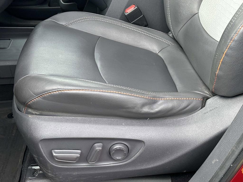 Certified 2021 Toyota Sienna XSE image 18