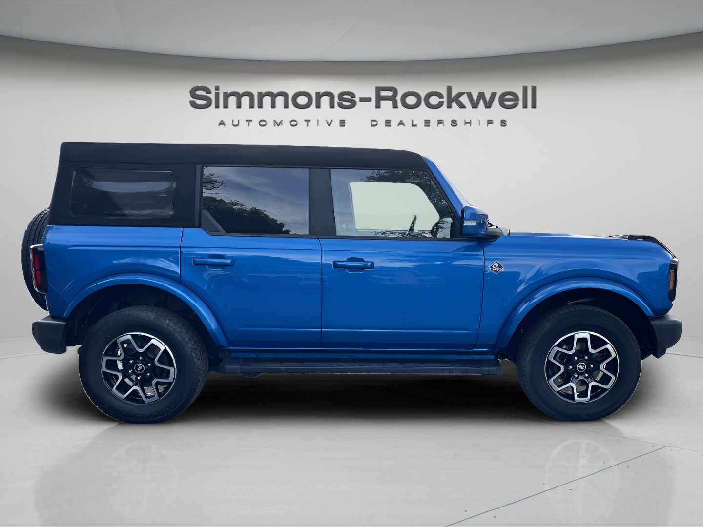 Used 2023 Ford Bronco Outer Banks image 4