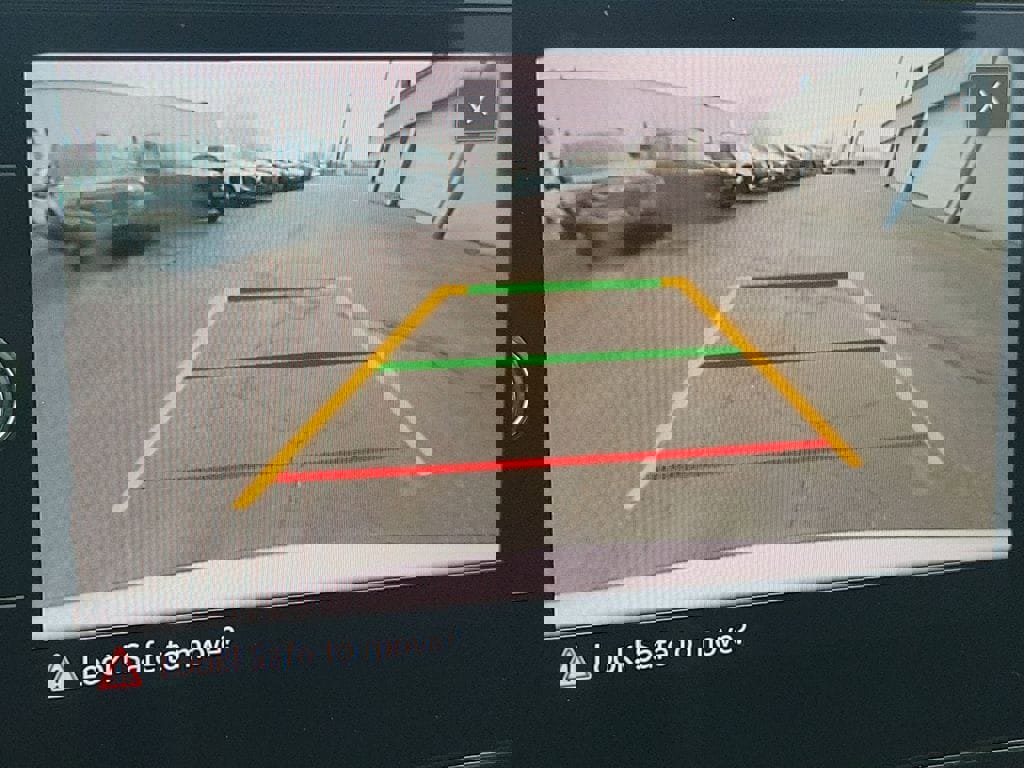 Used 2025 Volkswagen Taos SE image 18