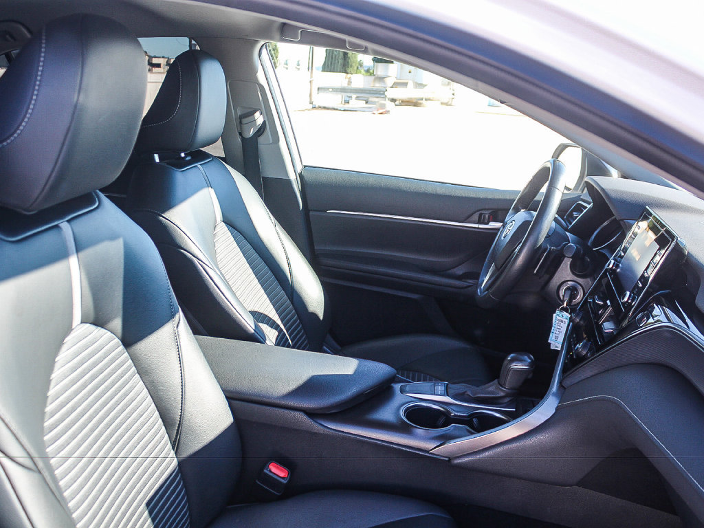 Used 2023 Toyota Camry SE w/ Protection Package (Q2) (TMS) FWD image 17