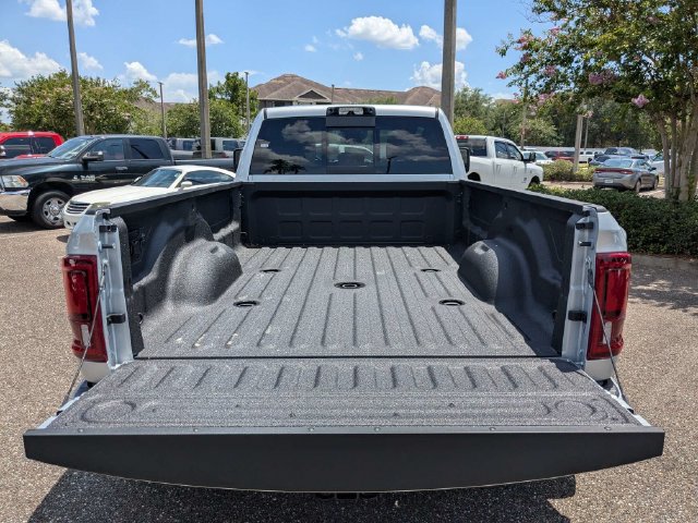 New 2026 RAM 3500 Big Horn AWD/4WD image 13