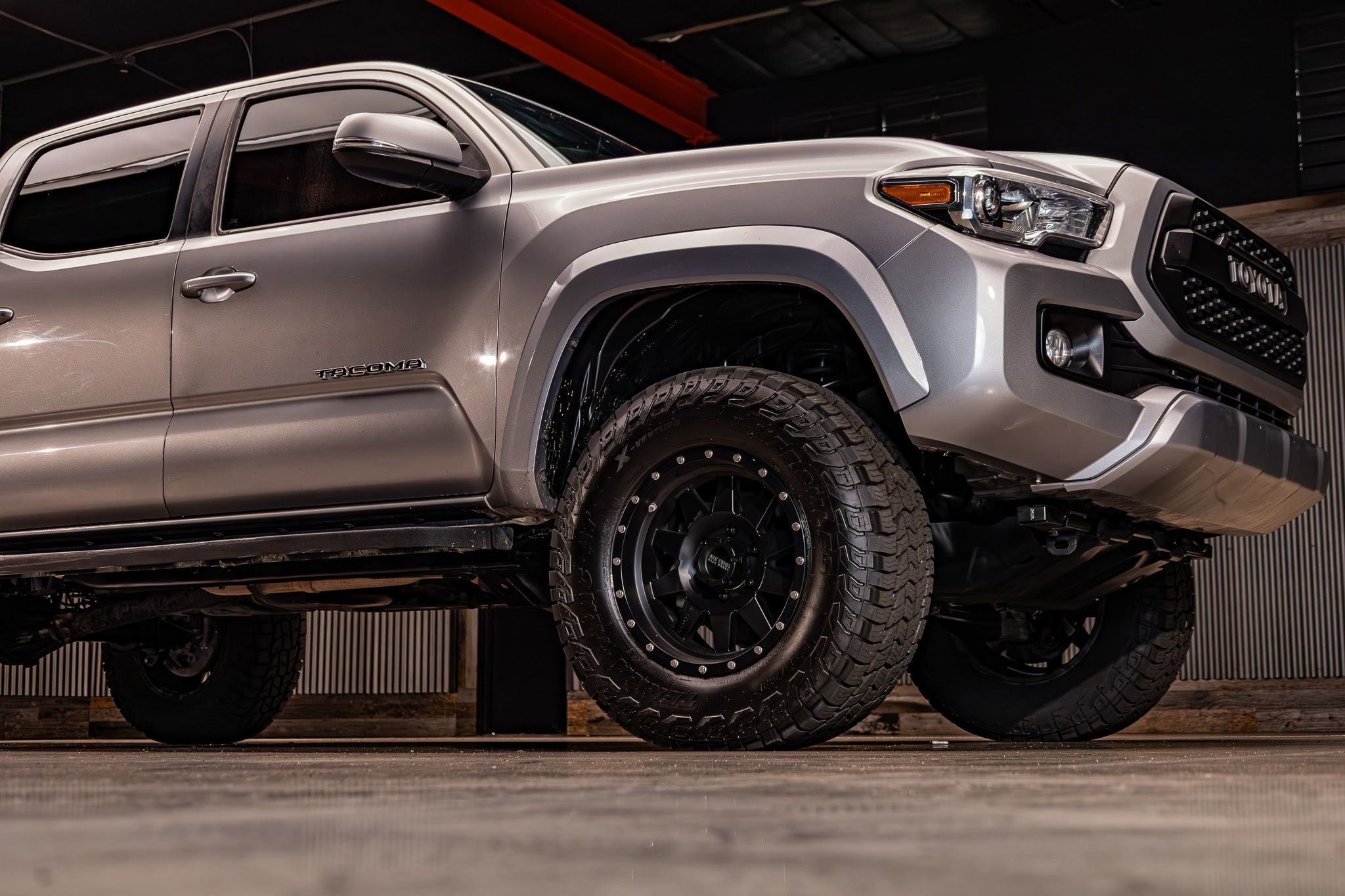 Used 2017 Toyota Tacoma TRD Sport w/ Tow Package (A/T) image 11