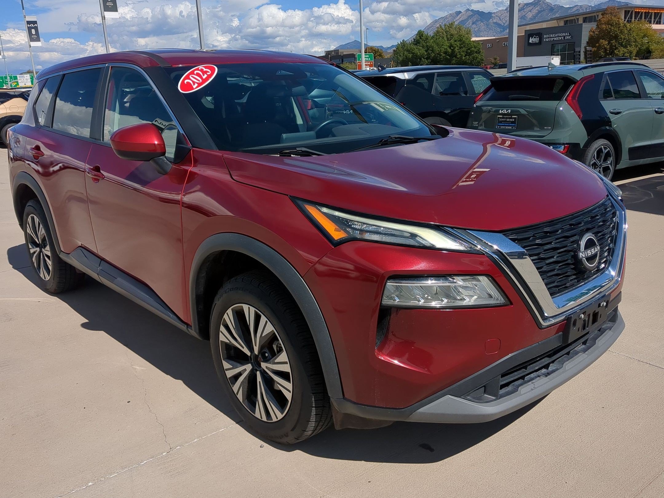 Used 2023 Nissan Rogue SV AWD/4WD image 8