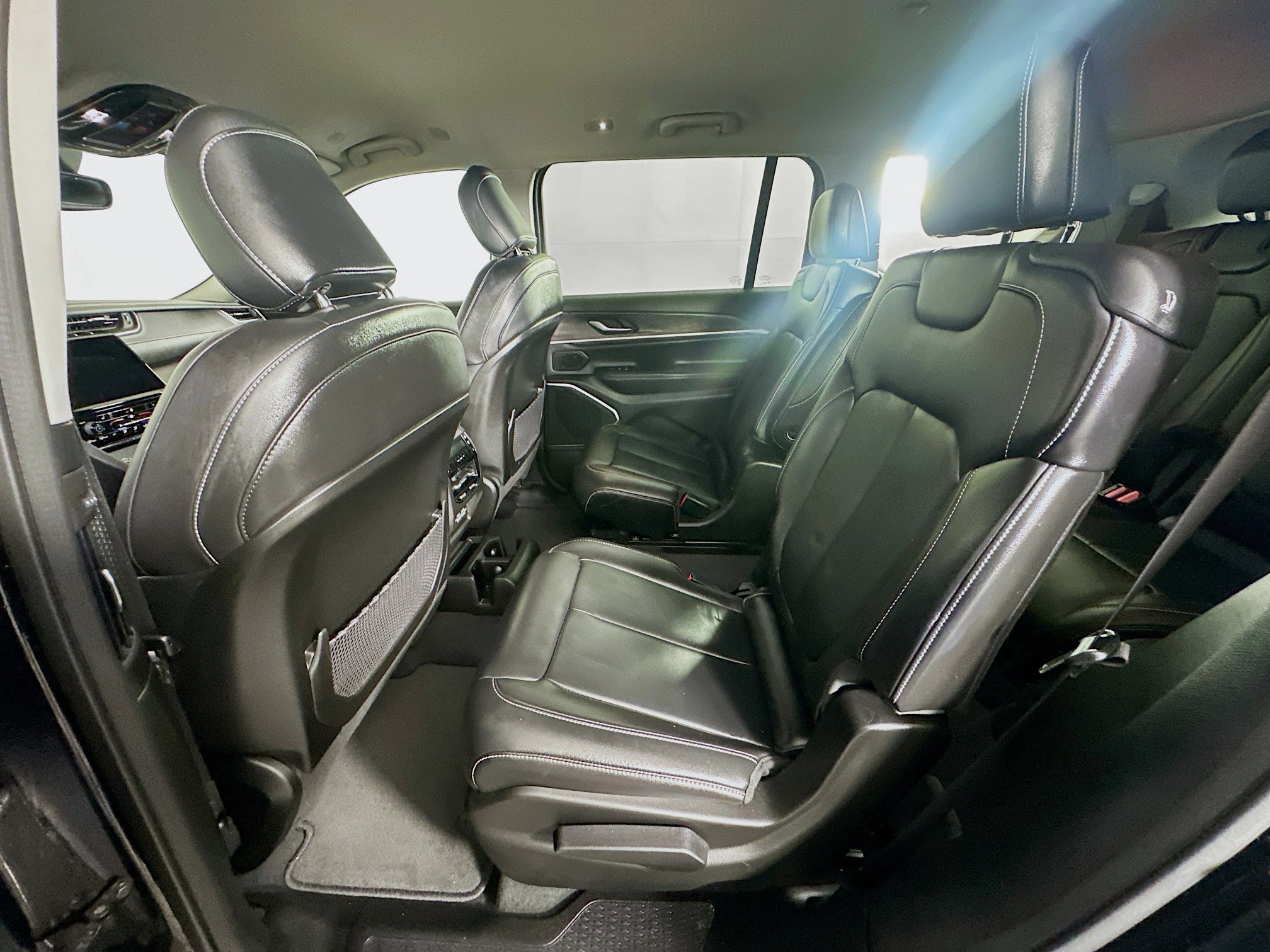 Used 2022 Jeep Grand Cherokee L Limited w/ Trailer Tow Group (B) AWD/4WD image 28