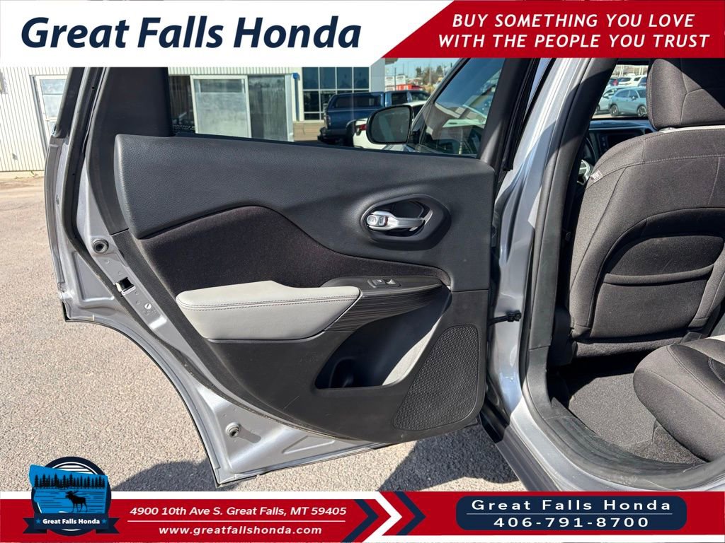 Used 2014 Jeep Cherokee Sport image 20