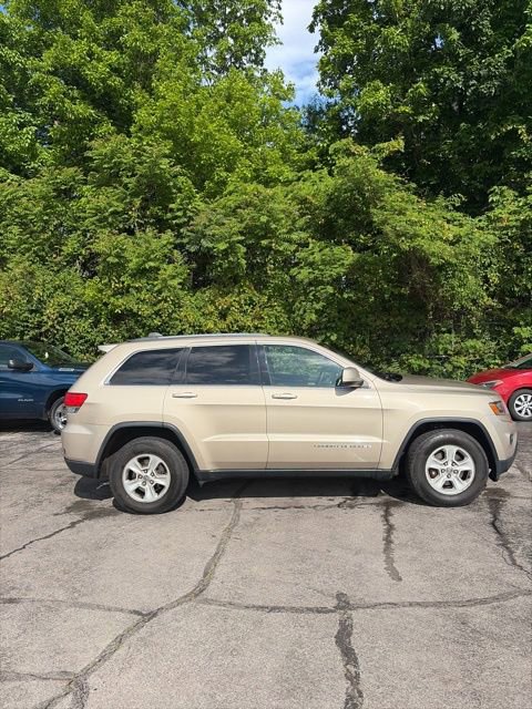Used 2015 Jeep Grand Cherokee Laredo w/ Quick Order Package 23E AWD/4WD image 5