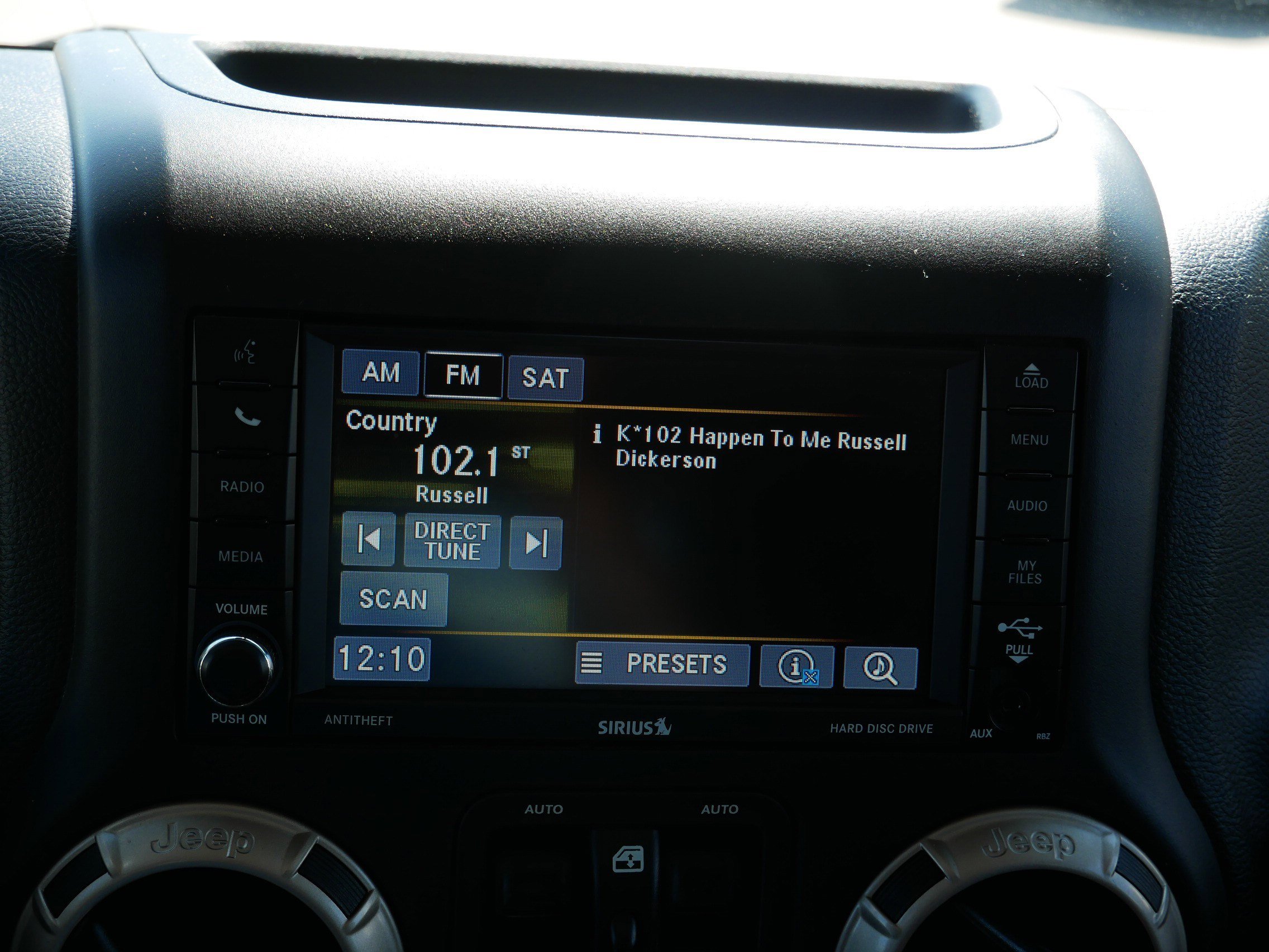 Used 2016 Jeep Wrangler Unlimited Sahara image 22