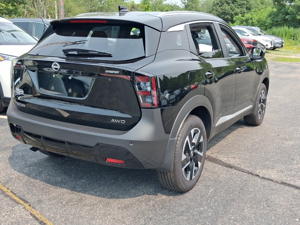 Used 2026 Nissan Kicks SV w/ SV Premium Package AWD/4WD image 8