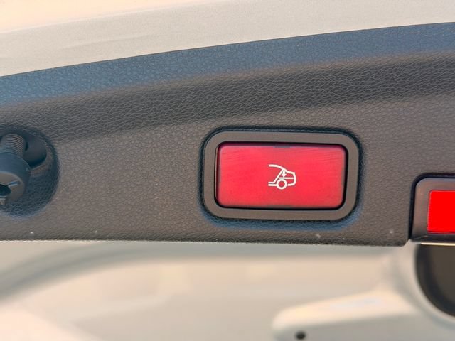 Used 2018 Mercedes-Benz E 400 4MATIC Cabriolet image 31
