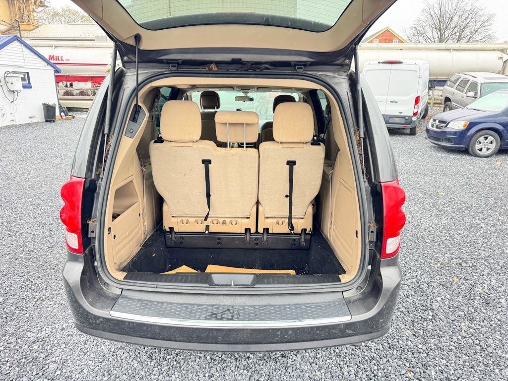 Used 2016 Dodge Grand Caravan SXT image 10