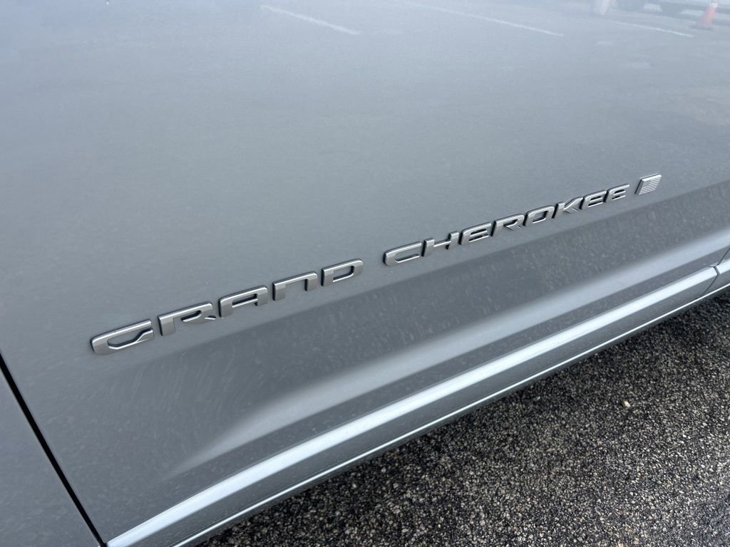 New 2025 Jeep Grand Cherokee Overland w/ Adv Protech Group III image 19