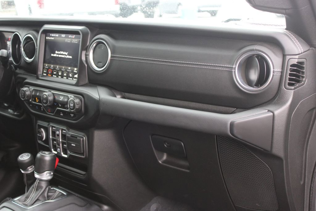 Used 2023 Jeep Wrangler Unlimited Sahara w/ Cold Weather Group AWD/4WD image 30