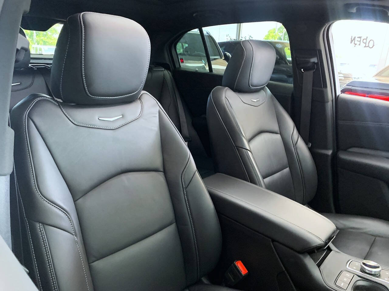 Used 2024 Cadillac XT4 Premium Luxury w/ Cold Weather Package AWD/4WD image 14