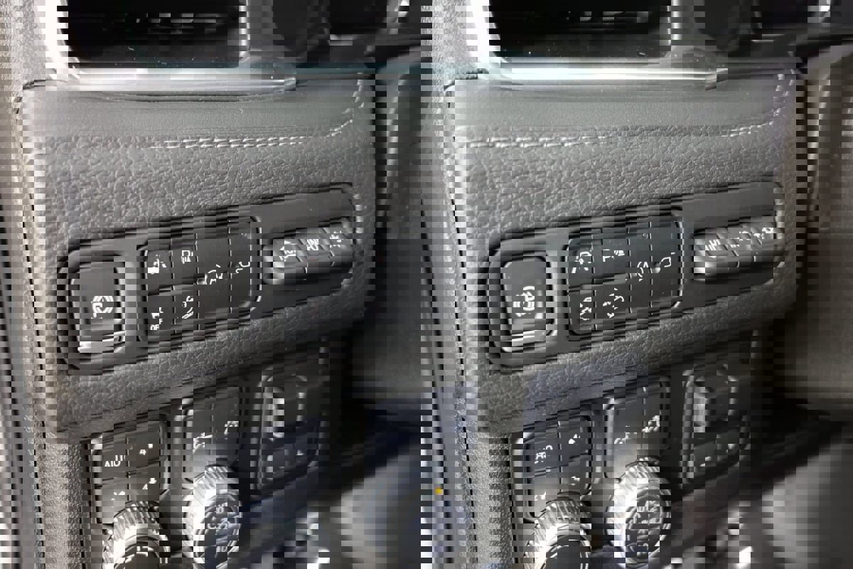 Used 2021 GMC Yukon Denali w/ Denali Ultimate Package image 28