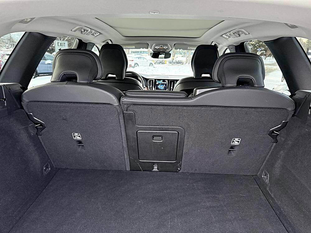 Used 2024 Volvo XC60 B5 Plus image 6