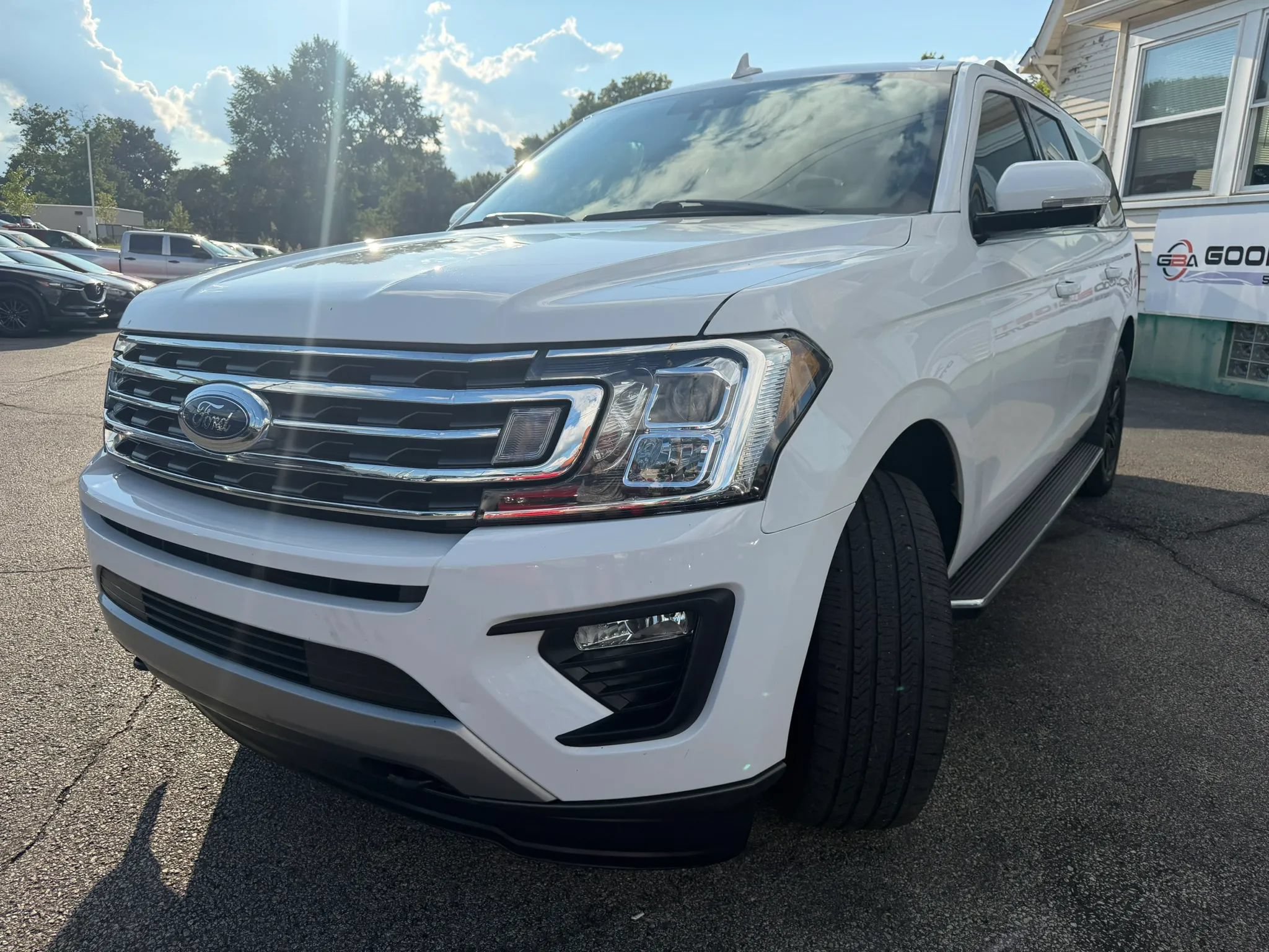 Used 2020 Ford Expedition Max XLT w/ Equipment Group 202A AWD/4WD image 9
