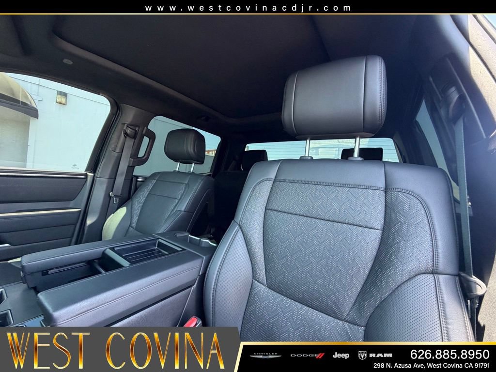 Used 2025 Toyota Tundra Limited AWD/4WD image 23