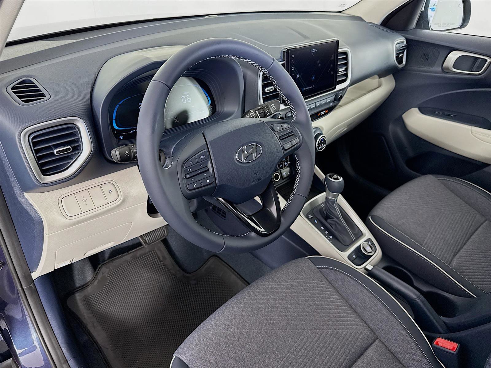 New 2025 Hyundai Venue Limited image 9