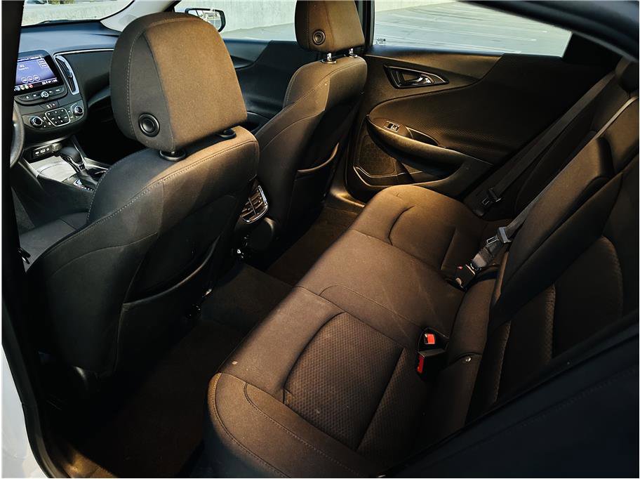 Used 2021 Chevrolet Malibu LT image 7