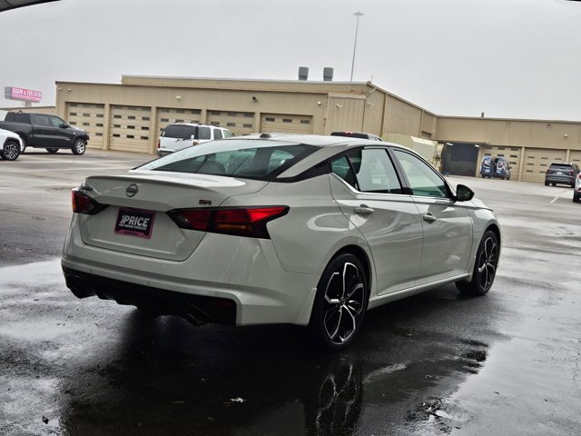 Used 2025 Nissan Altima 2.5 SR w/ SR Premium Package image 5
