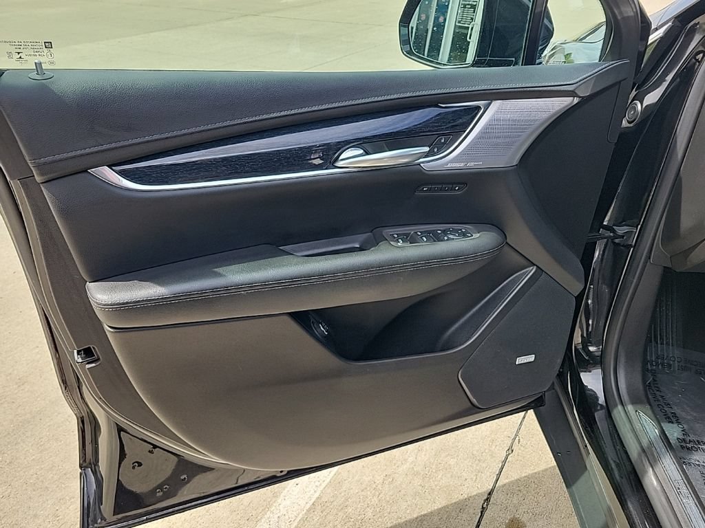 Used 2022 Cadillac XT5 Premium Luxury w/ Technology Package AWD/4WD image 18