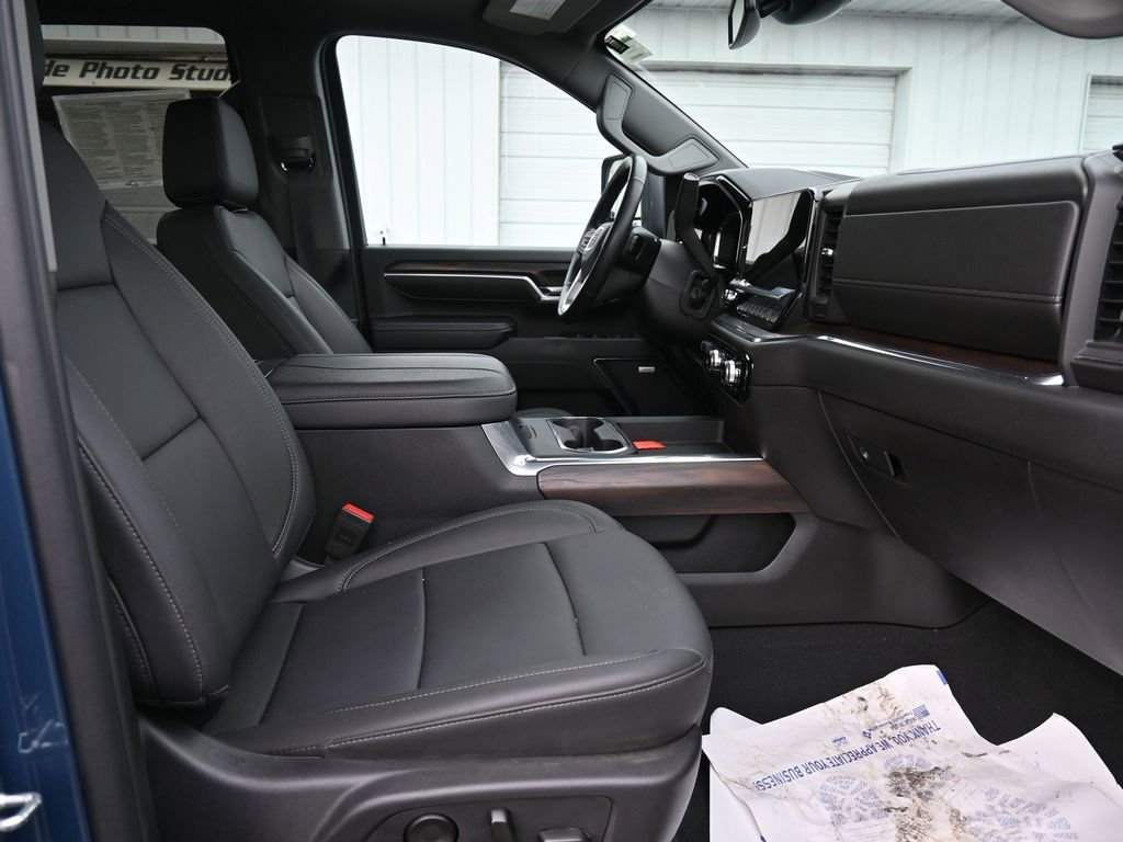 Used 2024 GMC Sierra 3500 SLT w/ SLT Premium Package image 23