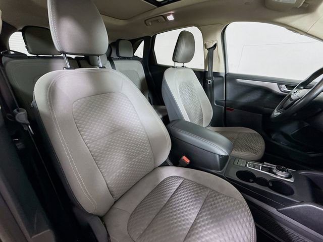 Used 2020 Ford Escape SE image 30