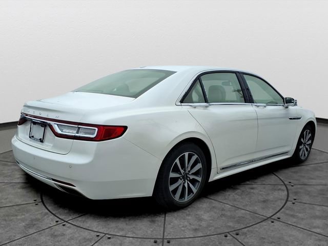 Used 2017 Lincoln Continental Premiere image 4