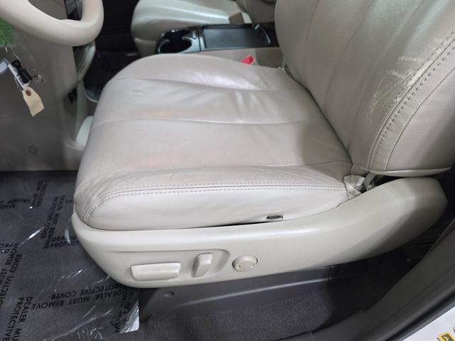 Used 2011 Toyota Sienna LE FWD image 27