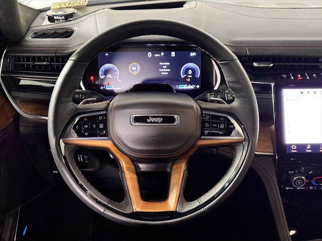 Certified 2025 Jeep Grand Cherokee Summit AWD/4WD image 14