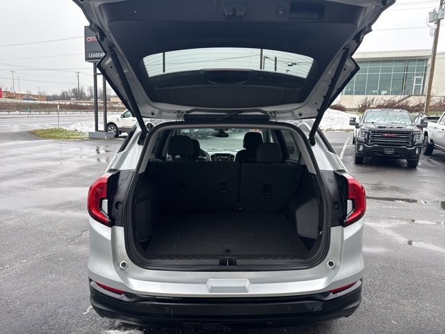 Used 2022 GMC Terrain SLE w/ Driver Convenience Package image 13