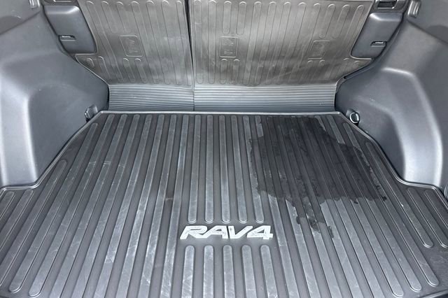 Used 2023 Toyota RAV4 LE image 17