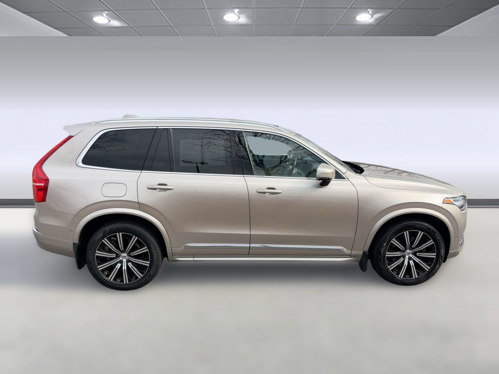 Certified 2023 Volvo XC90 B6 Plus w/ Protection Package image 7