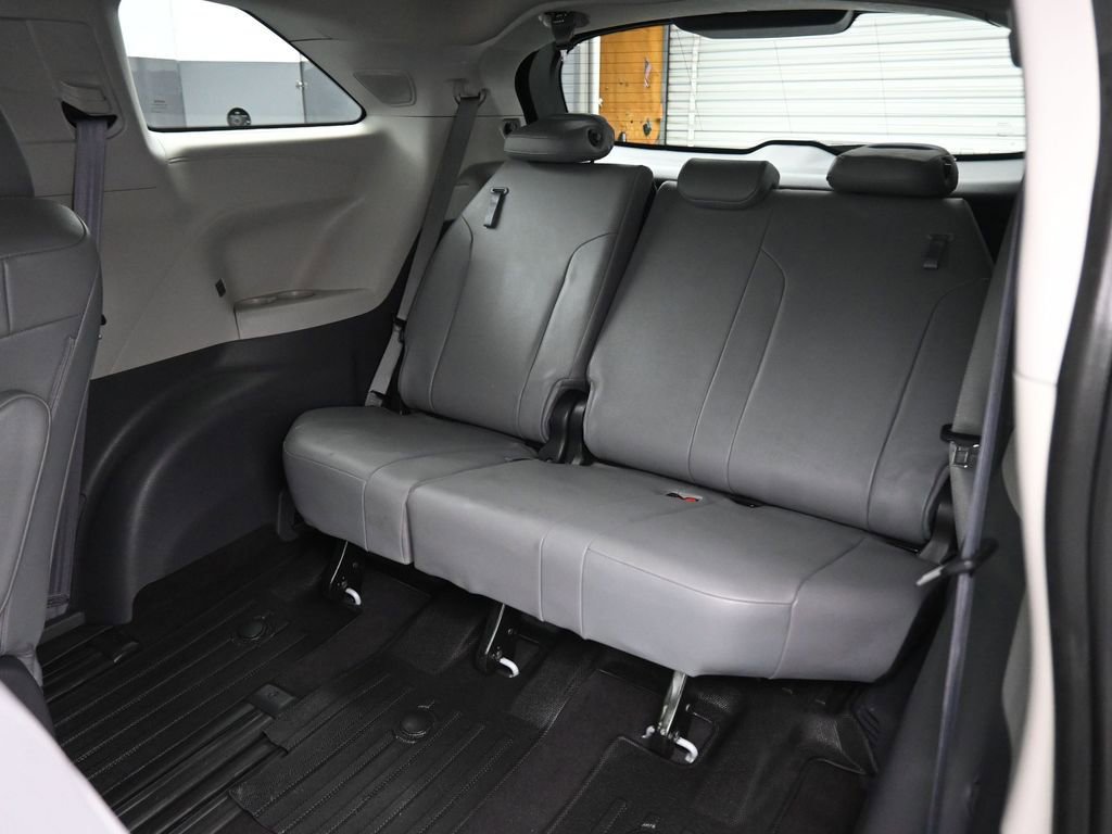 Used 2021 Toyota Sienna XLE w/ XLE Plus Package image 40